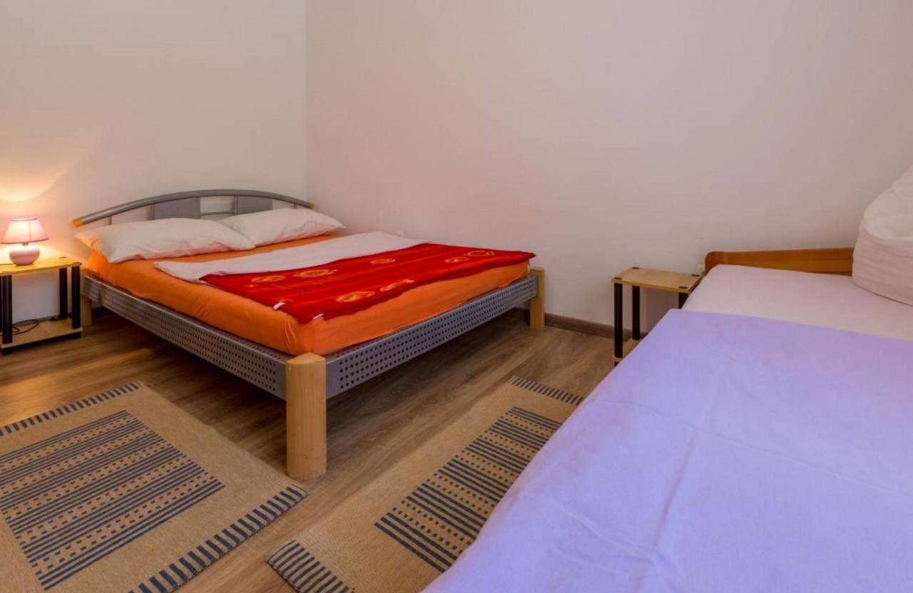 Navy Apartments Jadranovo Eksteriør bilde