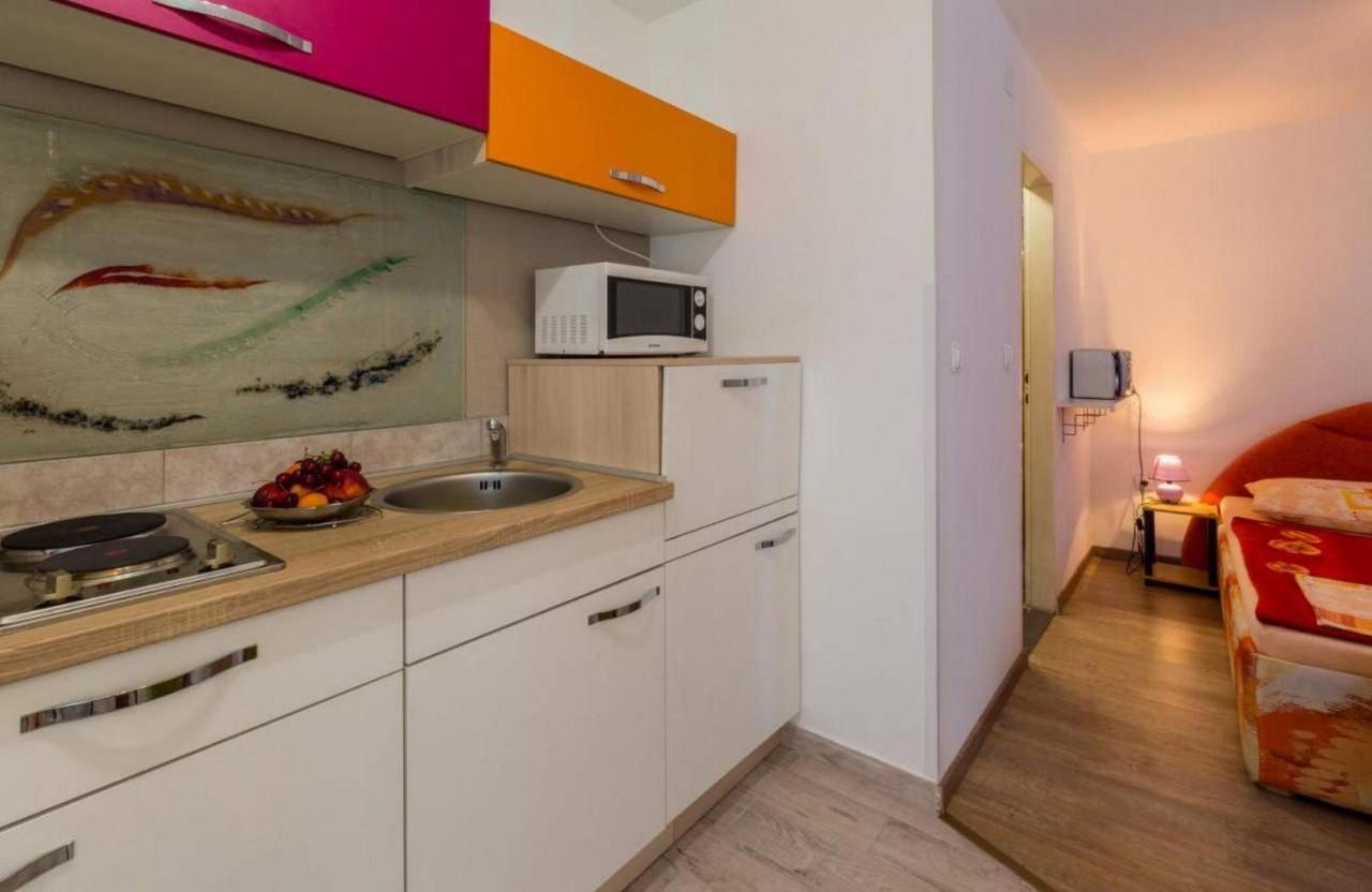 Navy Apartments Jadranovo Eksteriør bilde