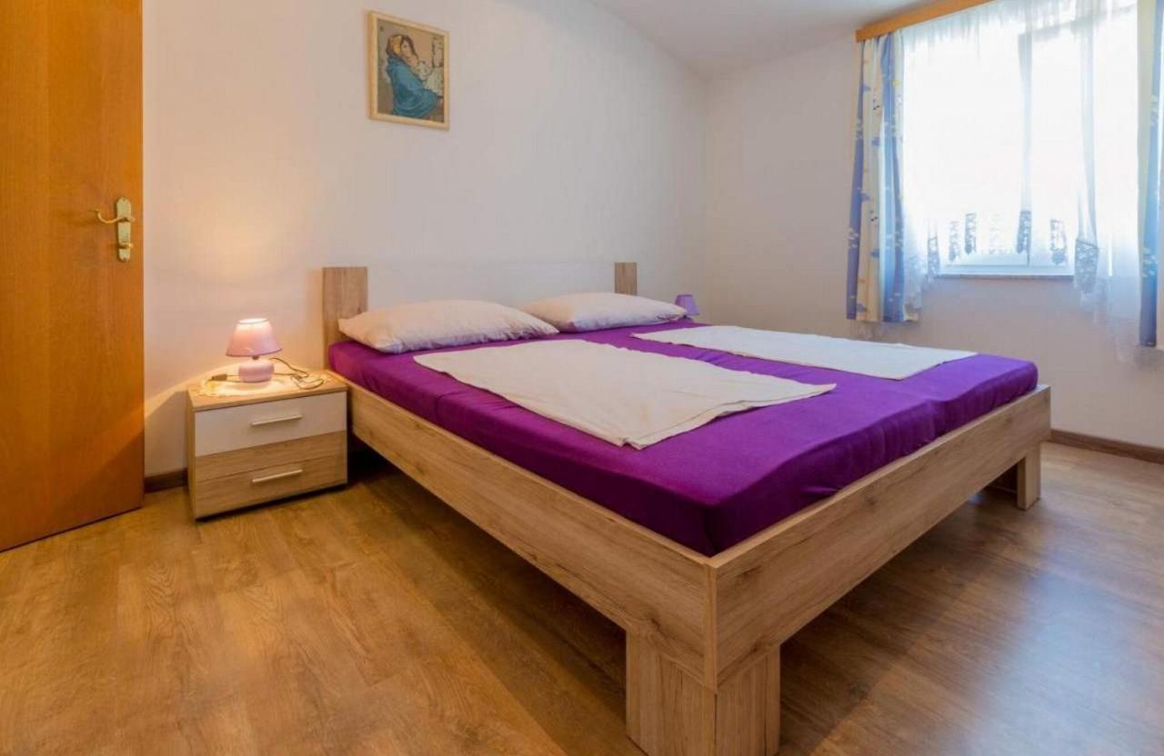 Navy Apartments Jadranovo Eksteriør bilde