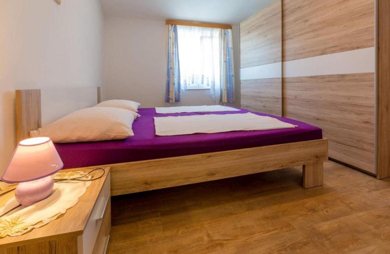 Navy Apartments Jadranovo Eksteriør bilde