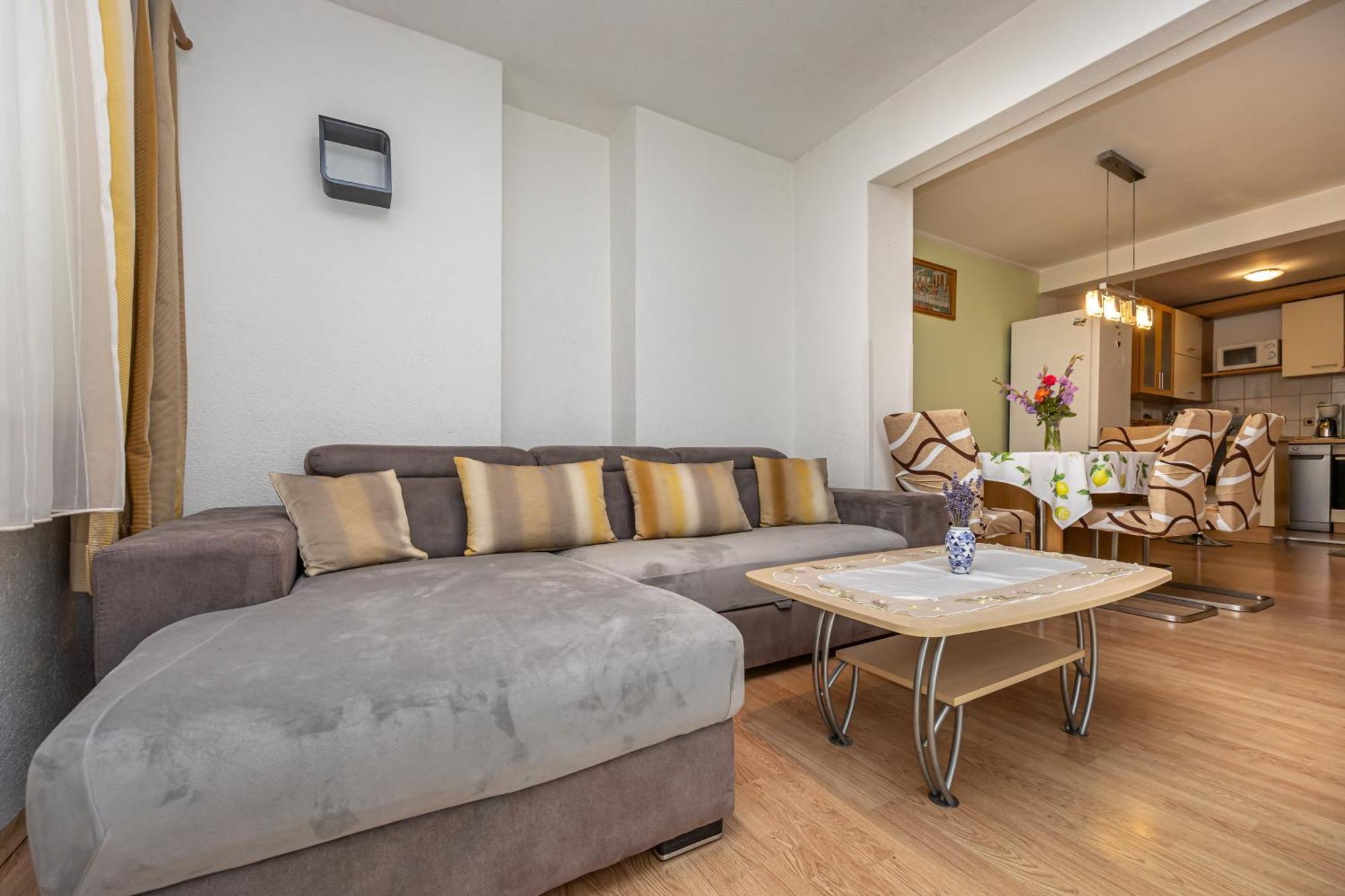 Navy Apartments Jadranovo Eksteriør bilde