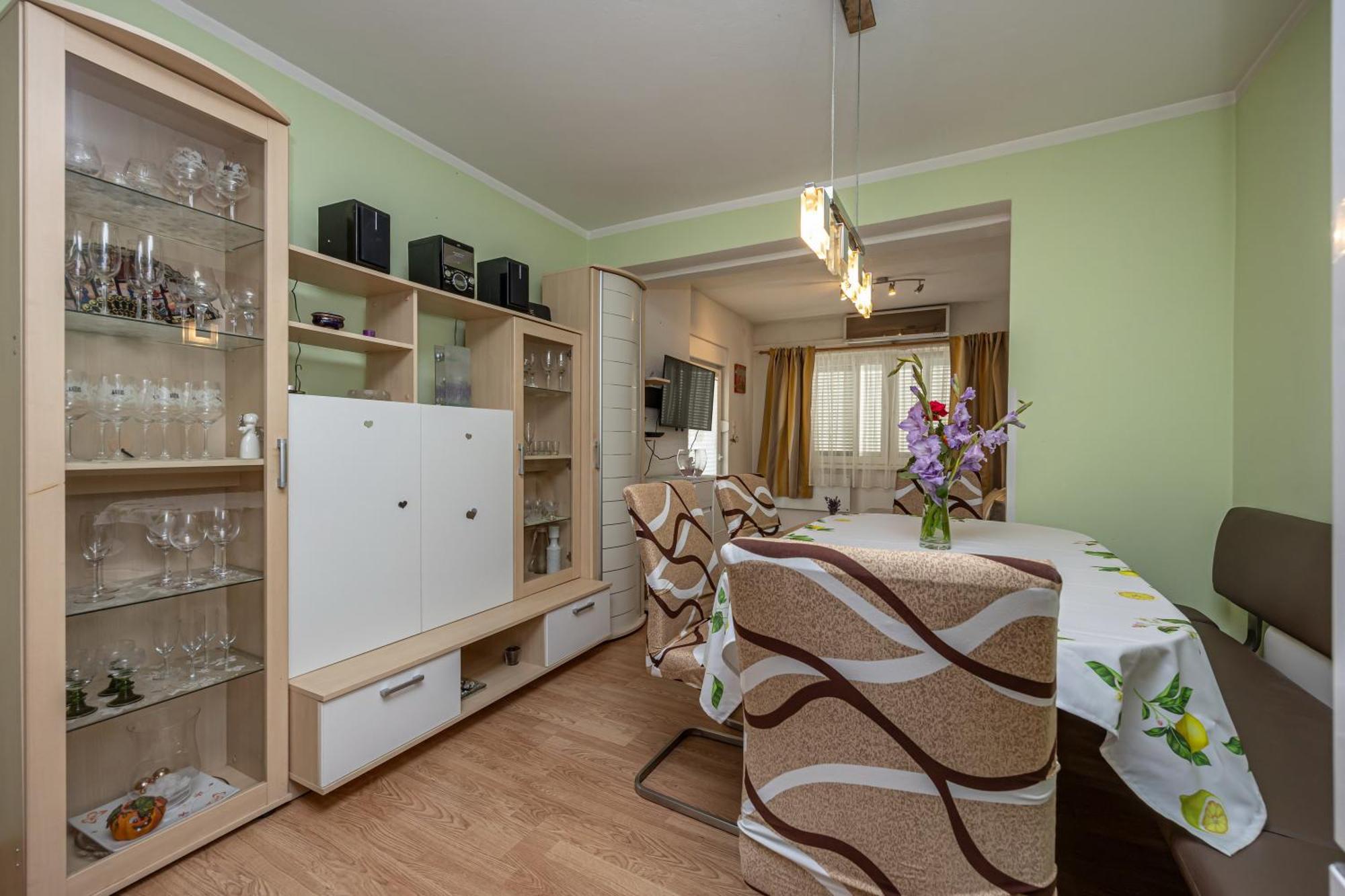 Navy Apartments Jadranovo Eksteriør bilde