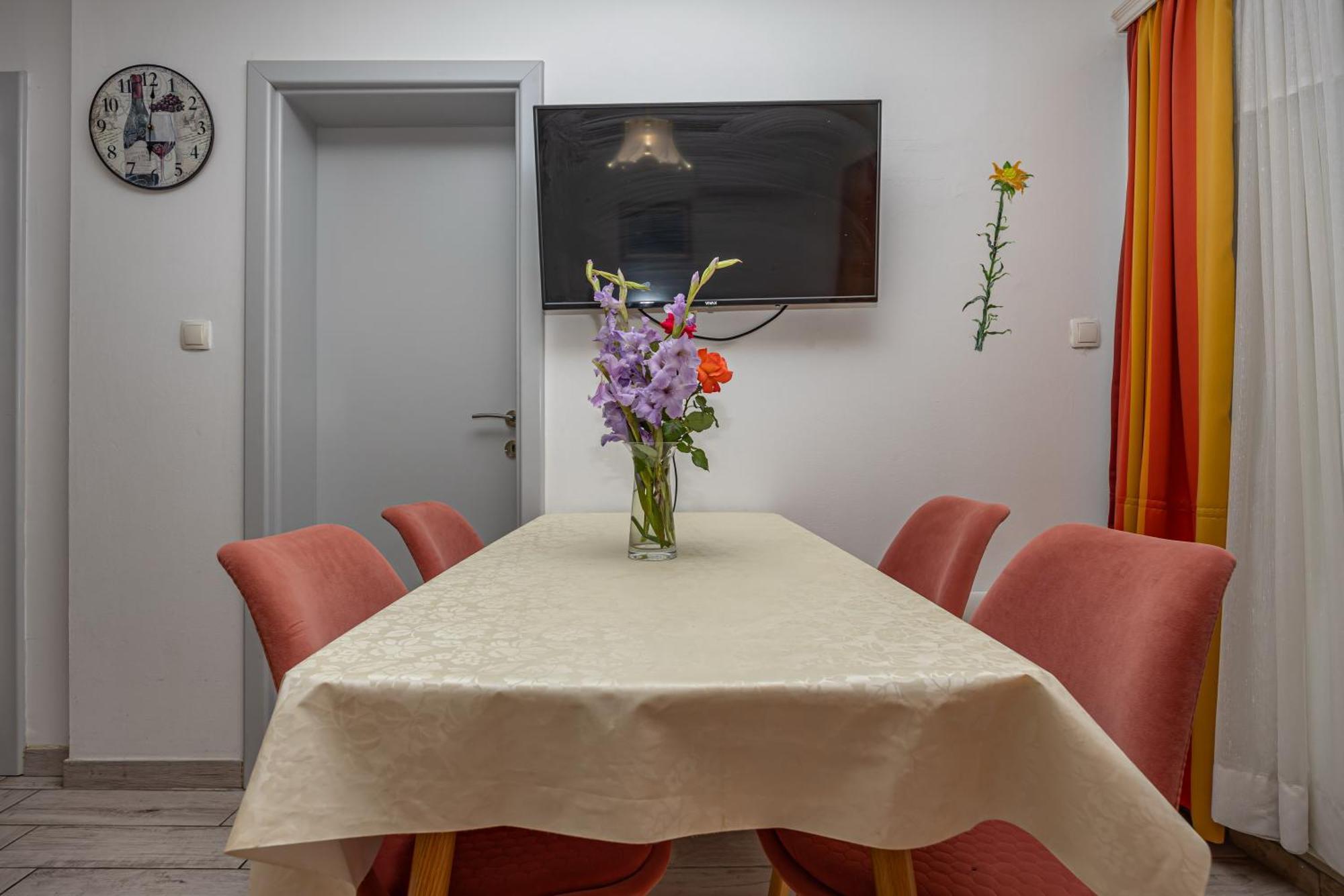 Navy Apartments Jadranovo Eksteriør bilde