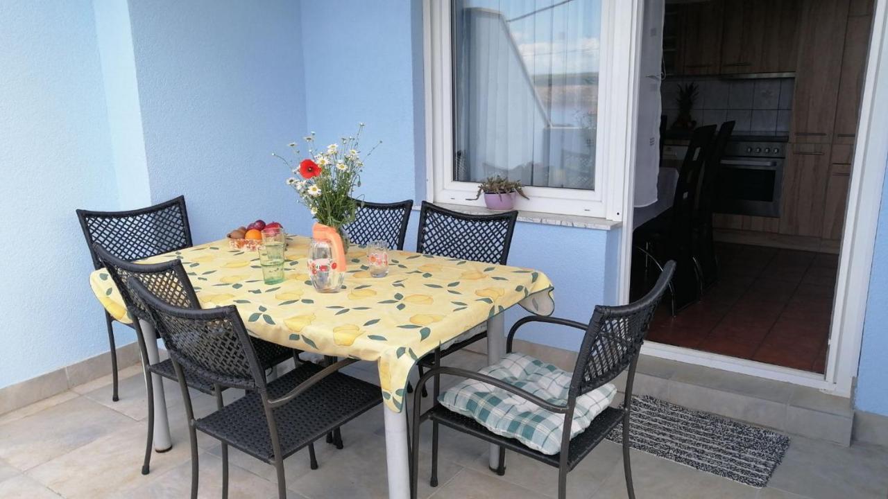 Navy Apartments Jadranovo Eksteriør bilde