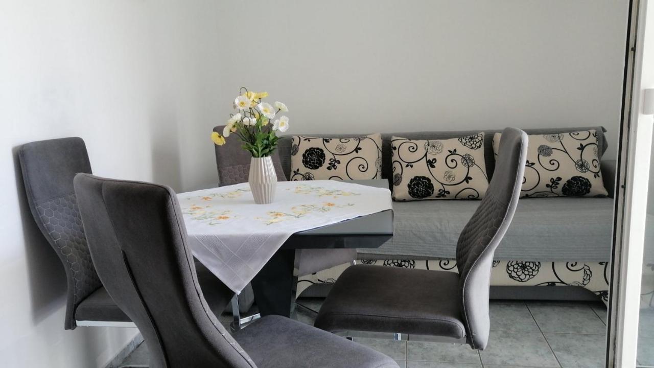 Navy Apartments Jadranovo Eksteriør bilde