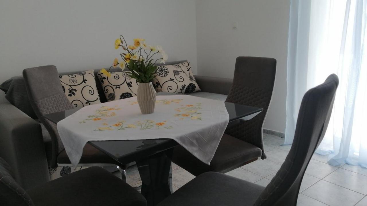 Navy Apartments Jadranovo Eksteriør bilde